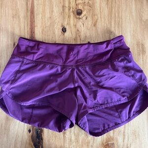 Women’s Lululemon Speed Up Low-Rise 2.5” shorts